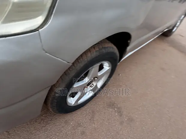 Toyota Noah 2003 Silver - 1