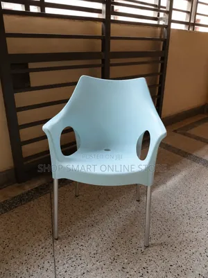 Heavy Duty Stackable Outdoor Plastic Chairs (White)