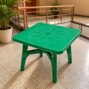 Green Dining Plastic Table 90cm x 90cm