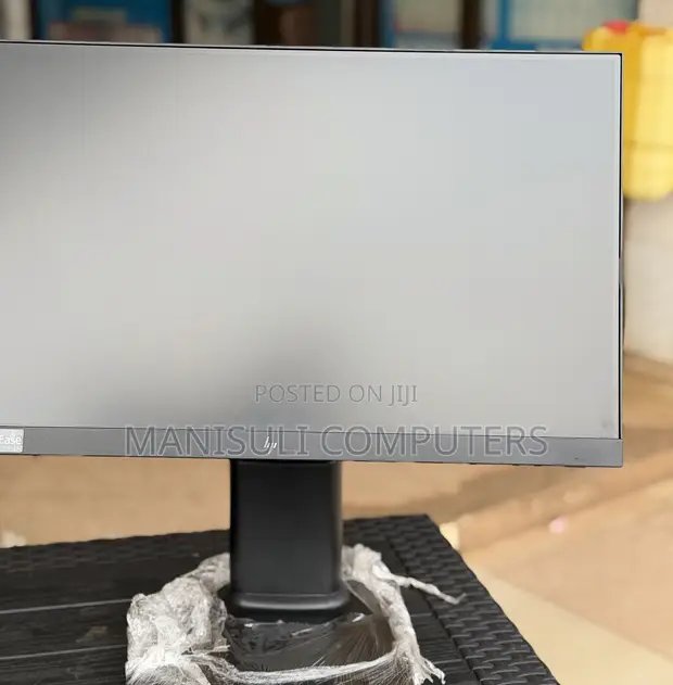 HP 23.9 Inch IPS Monitor - 1