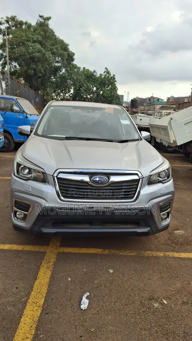 Subaru Forester 2019 Silver - 1