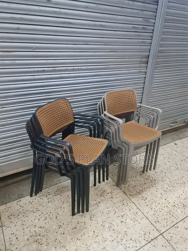 Linea-Mesh Back Plastic Chairs - 1