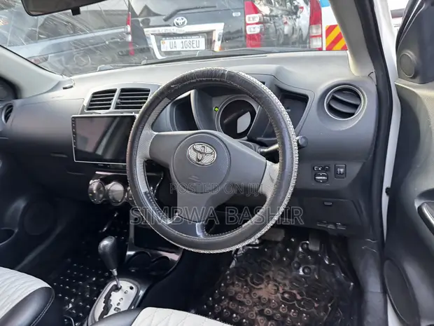 Toyota IST 2008 White - 1