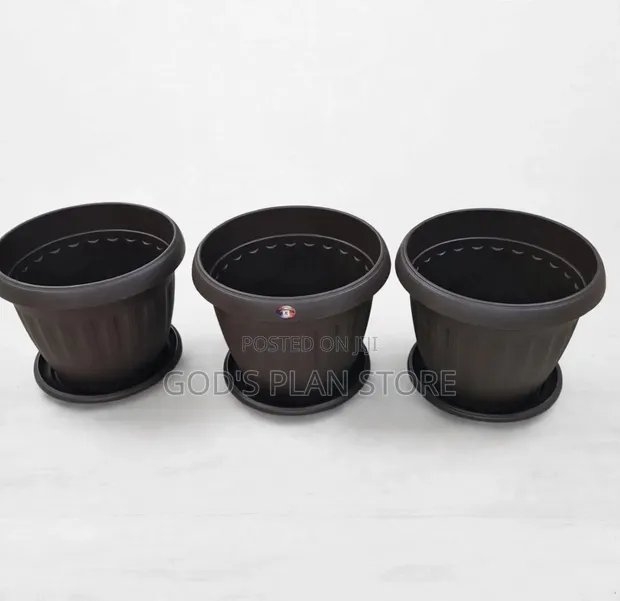 Dark Brown Plastic Flower Pots - 1