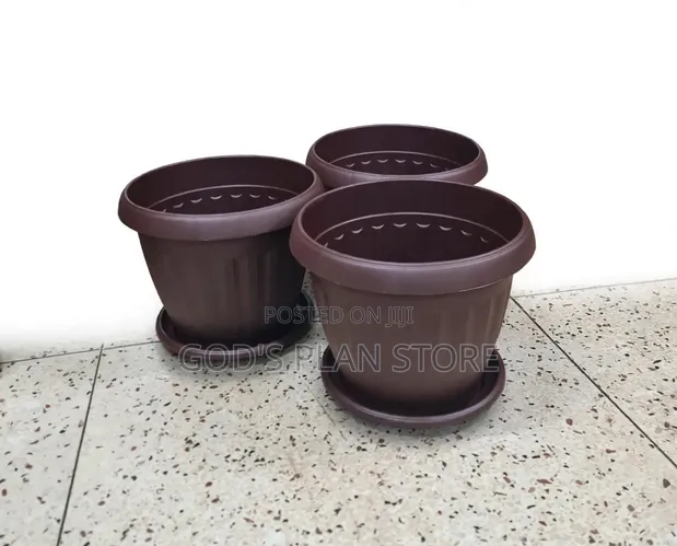 Round Plastic Flower Pots (Brand New) - 1
