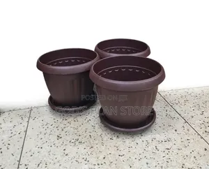 Round Plastic Flower Pots (Brand New)