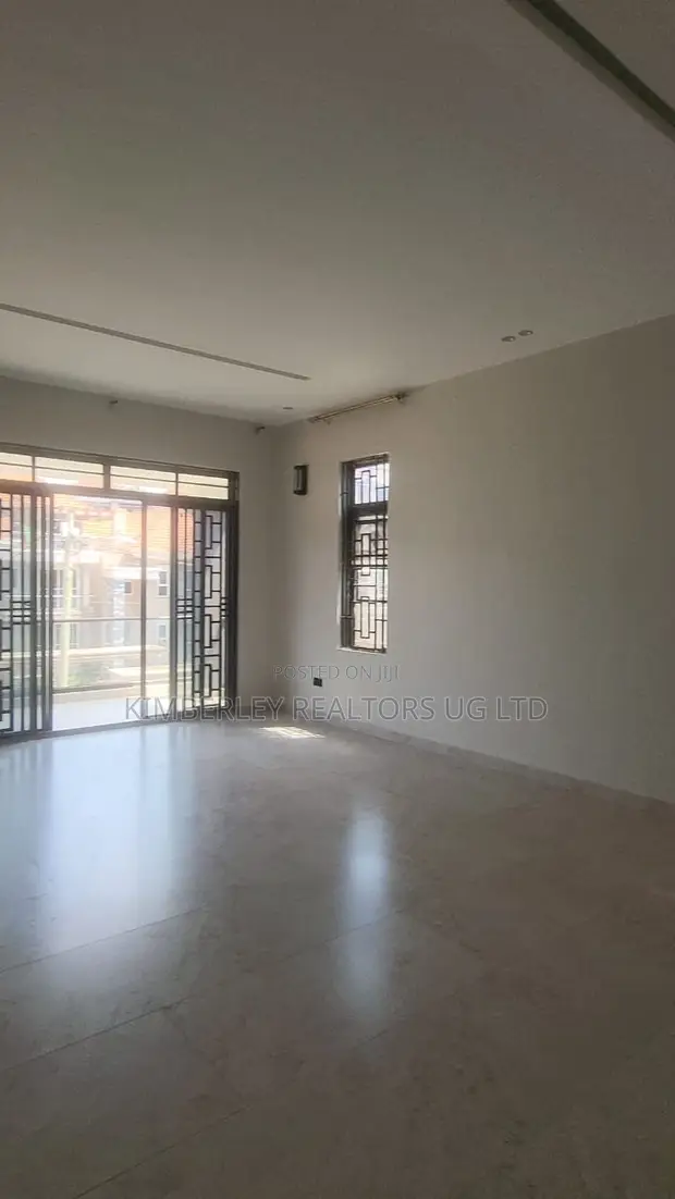 5 Bedroom House for Sale in Kira - 1