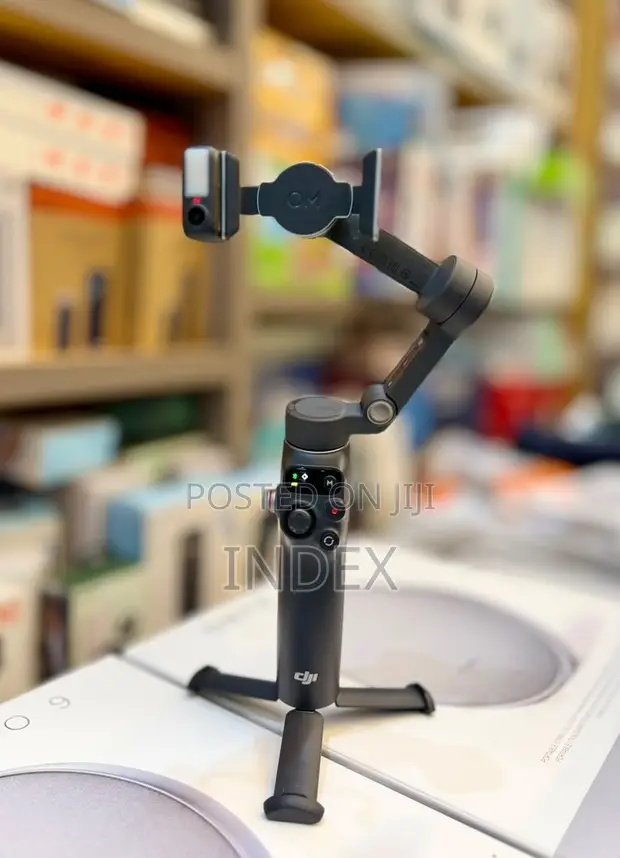 DJI Osmo 7P Smartphone Gimbal with Face Tracking & Flash - 1