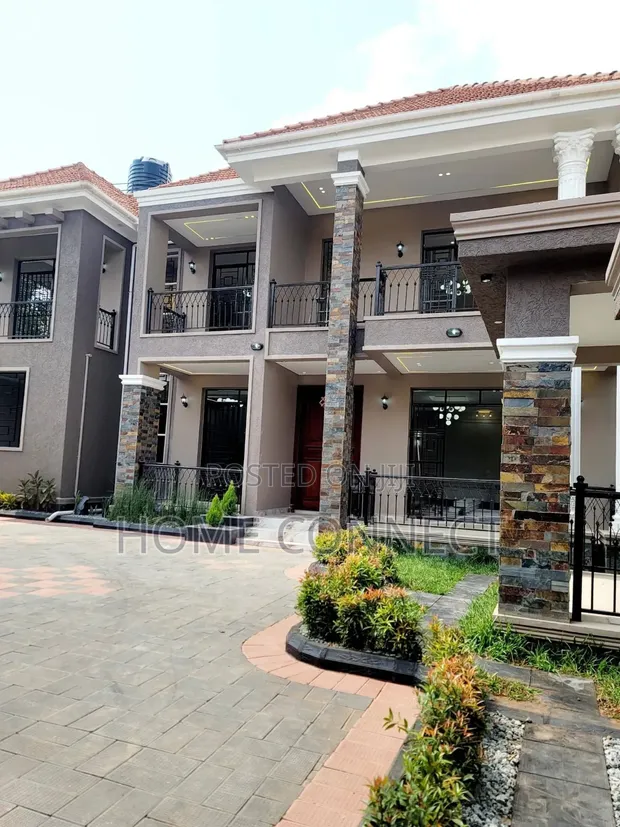 5-Bedroom Duplex for Sale in Akright Estate, Central Division - 1
