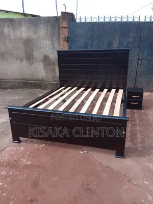 5x6ft Hardwood Bed Frame with Drawer