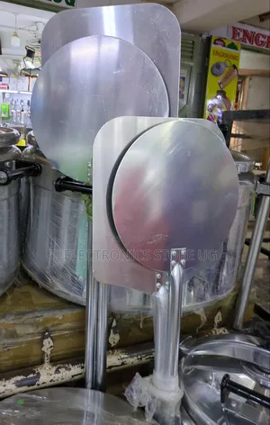 Brand New Aluminium Pizza Scooper