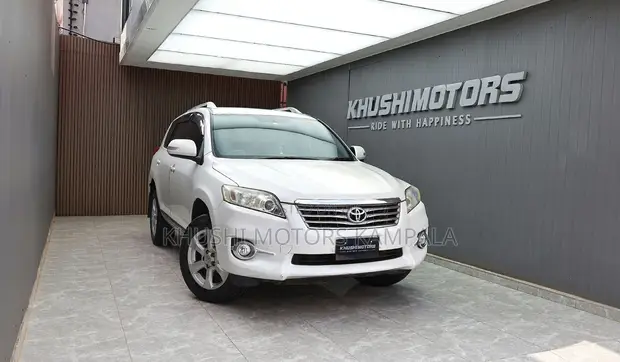 Toyota Vanguard 2012 White - 1