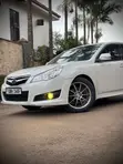 Subaru Legacy 2011 White - 2
