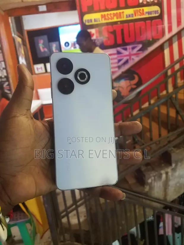 Infinix Smart 8 128GB Gold - 1