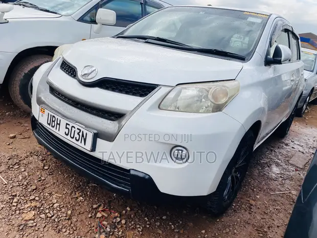 Toyota IST 2008 White - 1