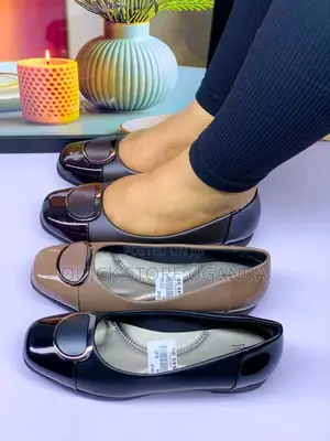Ladies Pumps - La Brand
