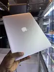 Apple MacBook Air 13.3" Intel Core i5 4GB RAM 128GB SSD - 4