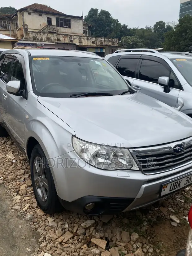 Subaru Forester 2.0D X 2010 Gray - 1