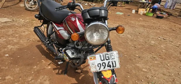 TVS HLX 125 2024 Red - 1