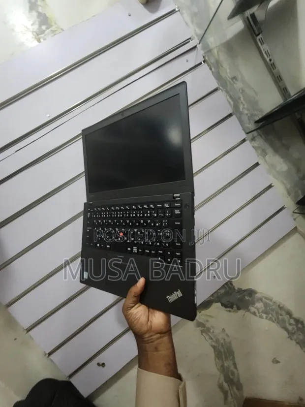 Lenovo ThinkPad X260 Laptop - Intel Core i3, 4GB RAM, 320GB Storage - 1