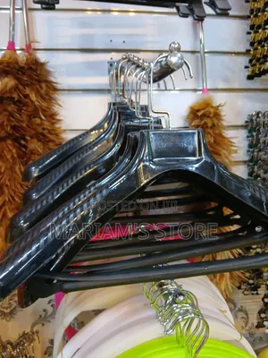 Heavy-Duty Plastic Suit Hangers (Black)