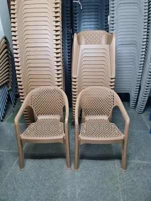 CurveX Plastic Chairs - Brand New
