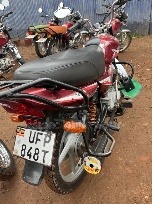 Bajaj CT 125X 2023 Red - 1