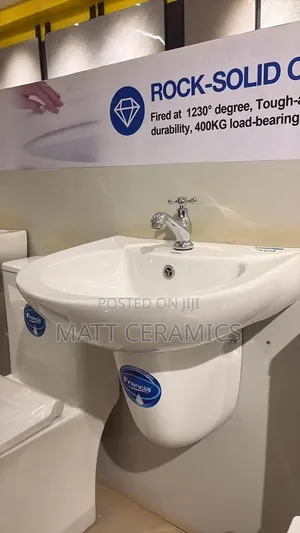 Short Pedestal Wash Basin with Tap
