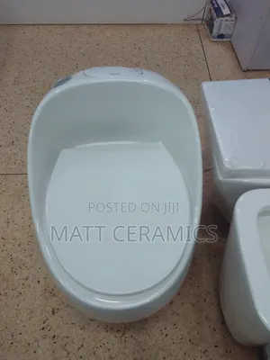 Brand New Oval Toilet Seat