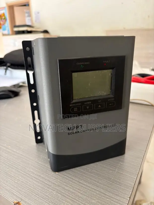 High Efficiency 40A MPPT Solar Charge Controller 100V DC - 1