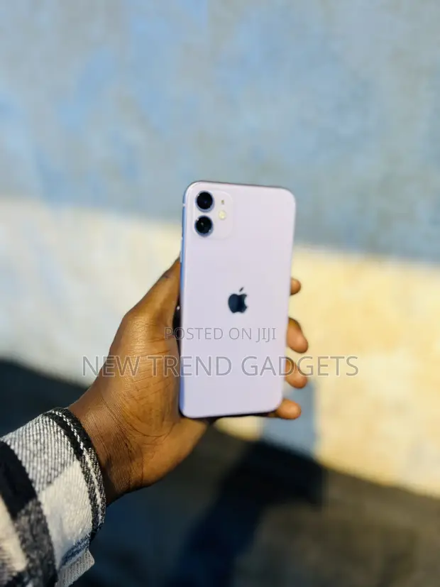Apple iPhone 11 64GB Purple - 1