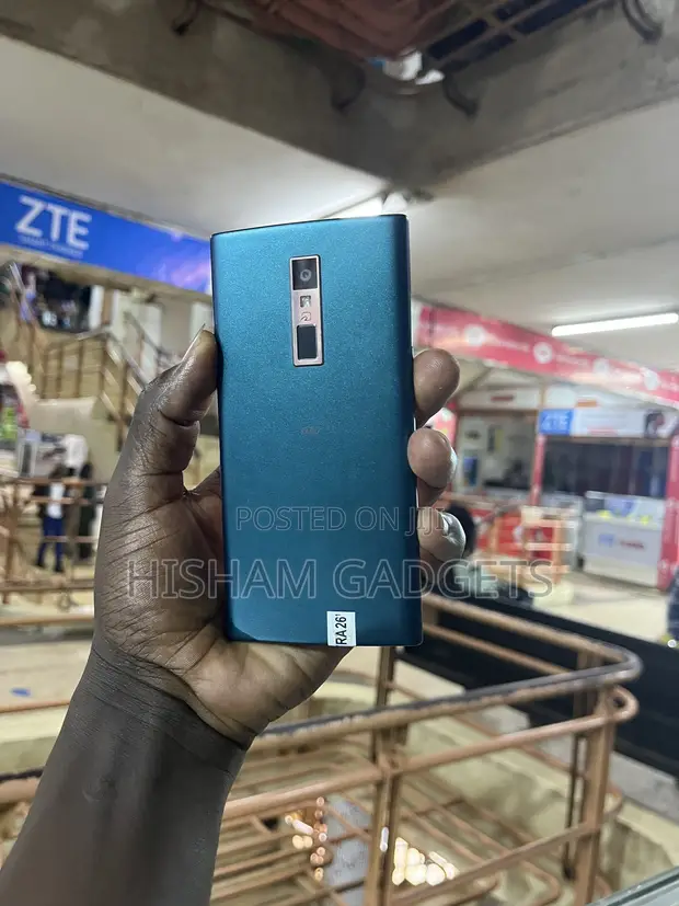 Kyocera Urbano V04 KYV45 64GB Blue - 1