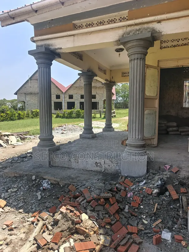 Molding Columns Construction Service - 1