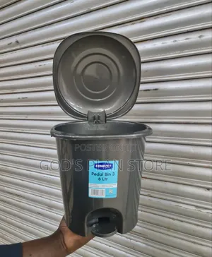 6 Litre Plastic Office Dust Bins (Brand New)