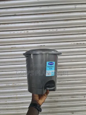 Gray 6-Litre Plastic Dust Bin