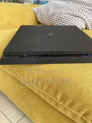 PS4 Slim Console