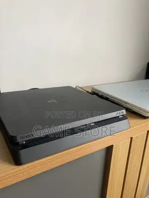 PS4 Slim Console