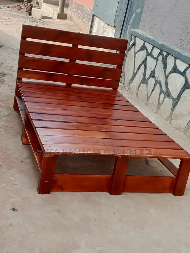Pallet Bed - 4x6 - 1