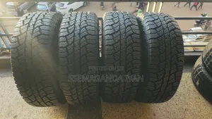 Used 285/70R17 AT Venture Tyres