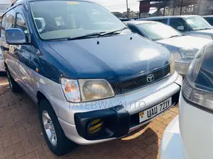 Toyota Noah Field Tourer 2001
