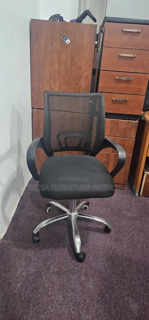 Low Back Office Chair - Simple Adjustable Height