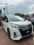 Toyota Noah 2014 White - 2