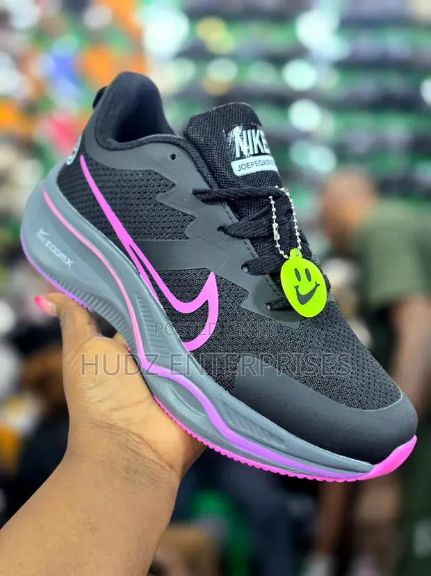 Smart Nike Sneakers - Black - 1