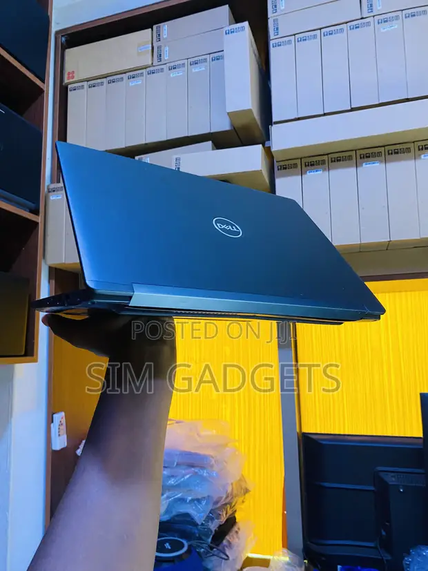 Dell Latitude 7390 Laptop - Intel Core i5, 8GB RAM, 256GB SSD - 1