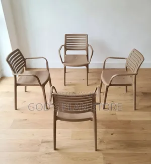 Dust-Proof/Waterproof Plastic Bar Chairs