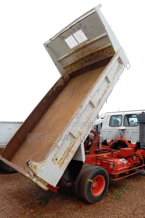Isuzu Forward Tipper Truck (Used)