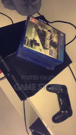 PS4 Standard Console
