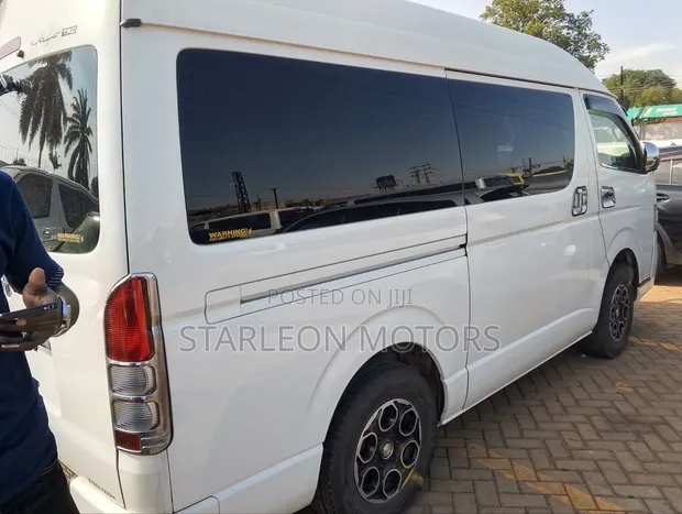 Toyota HiAce 2014 High Roof Diesel 4WD - 1