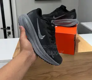 Original Men's Nike ZoomX Vomero 18 Running Sneakers
