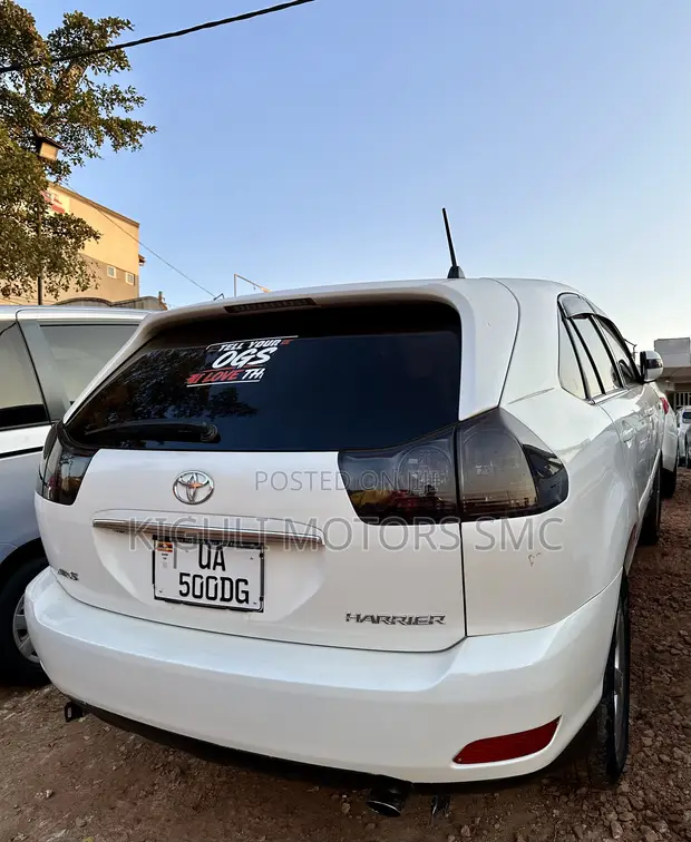 Toyota Harrier 2006 White - 1